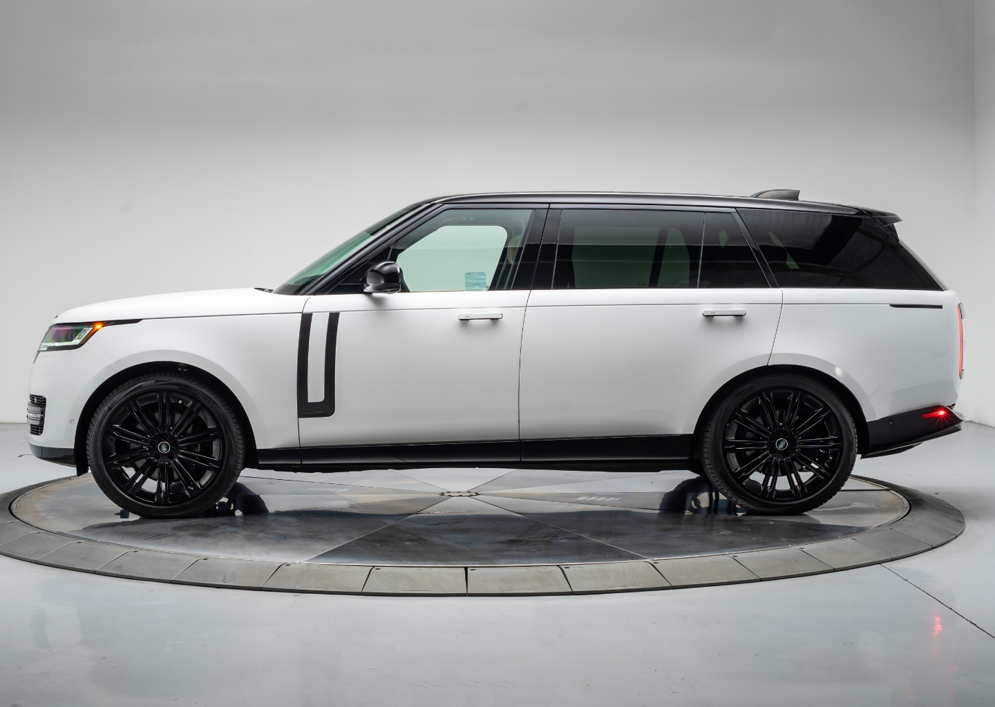 land rover range rover 2024 SALK1BE96RA091901 image land rover range rover 2024 SALK1BE96RA091901 image